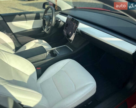 Красный Тесла Модель 3, объемом двигателя 0 л и пробегом 102 тыс. км за 18750 $, фото 21 на Automoto.ua