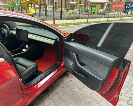Красный Тесла Модель 3, объемом двигателя 0 л и пробегом 102 тыс. км за 19100 $, фото 14 на Automoto.ua