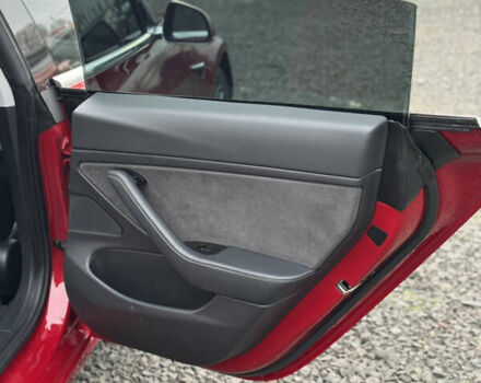 Красный Тесла Модель 3, объемом двигателя 0 л и пробегом 120 тыс. км за 18500 $, фото 18 на Automoto.ua