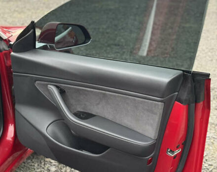 Красный Тесла Модель 3, объемом двигателя 0 л и пробегом 120 тыс. км за 18500 $, фото 19 на Automoto.ua