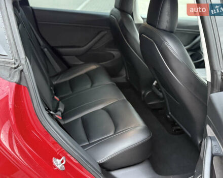 Красный Тесла Модель 3, объемом двигателя 0 л и пробегом 85 тыс. км за 22999 $, фото 35 на Automoto.ua