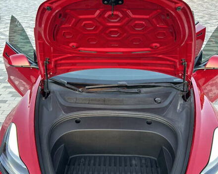 Тесла Модель 3 2020 в Львове на Automoto.ua Красный Тесла Модель 3, объемом двигателя 0 л и пробегом 80 тыс. км за 22000 $, фото 10 на Automoto.ua