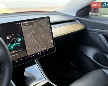 Красный Тесла Модель 3, объемом двигателя 0 л и пробегом 27 тыс. км за 20000 $, фото 10 на Automoto.ua