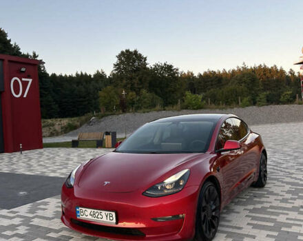 Тесла Модель 3 2020 в Львове на Automoto.ua Красный Тесла Модель 3, объемом двигателя 0 л и пробегом 80 тыс. км за 22000 $, фото 2 на Automoto.ua