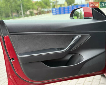 Красный Тесла Модель 3, объемом двигателя 0 л и пробегом 85 тыс. км за 22999 $, фото 23 на Automoto.ua