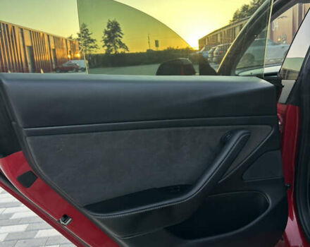 Тесла Модель 3 2020 в Львове на Automoto.ua Красный Тесла Модель 3, объемом двигателя 0 л и пробегом 80 тыс. км за 22000 $, фото 21 на Automoto.ua