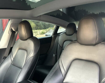 Тесла Модель 3 2020 в Львове на Automoto.ua Красный Тесла Модель 3, объемом двигателя 0 л и пробегом 80 тыс. км за 22000 $, фото 15 на Automoto.ua