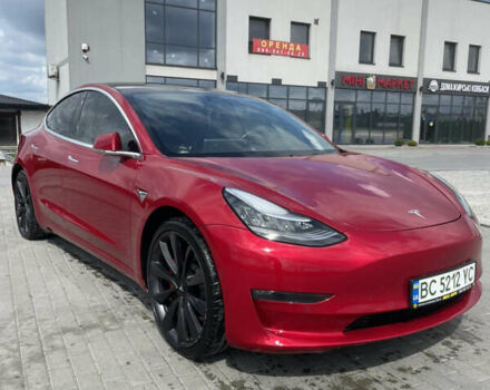 Красный Тесла Модель 3, объемом двигателя 0 л и пробегом 150 тыс. км за 17000 $, фото 1 на Automoto.ua
