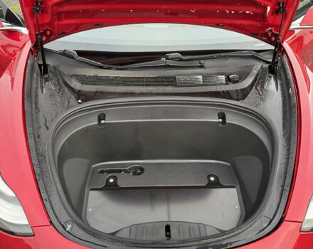 Красный Тесла Модель 3, объемом двигателя 0 л и пробегом 120 тыс. км за 18500 $, фото 25 на Automoto.ua