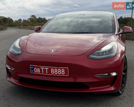 Тесла Модель 3 2021 в Дрогобыче на Automoto.ua Красный Тесла Модель 3, объемом двигателя 0 л и пробегом 145 тыс. км за 19599 $, фото 3 на Automoto.ua