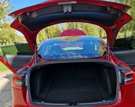 Красный Тесла Модель 3, объемом двигателя 0 л и пробегом 64 тыс. км за 23000 $, фото 6 на Automoto.ua