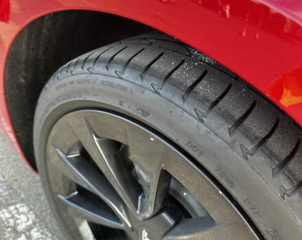 Красный Тесла Модель 3, объемом двигателя 0 л и пробегом 86 тыс. км за 21900 $, фото 13 на Automoto.ua