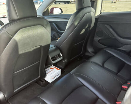 Красный Тесла Модель 3, объемом двигателя 0 л и пробегом 86 тыс. км за 21900 $, фото 19 на Automoto.ua