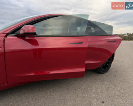 Тесла Модель 3 2021 в Дрогобыче на Automoto.ua Красный Тесла Модель 3, объемом двигателя 0 л и пробегом 145 тыс. км за 19599 $, фото 63 на Automoto.ua