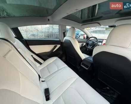 Красный Тесла Модель 3, объемом двигателя 0 л и пробегом 187 тыс. км за 13600 $, фото 14 на Automoto.ua