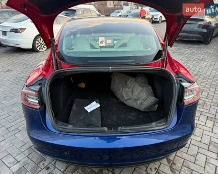 Красный Тесла Модель 3, объемом двигателя 0 л и пробегом 187 тыс. км за 13600 $, фото 3 на Automoto.ua