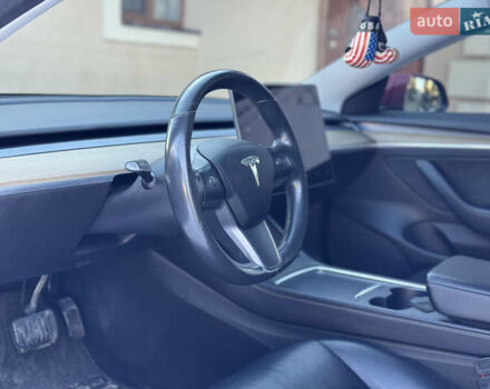 Красный Тесла Модель 3, объемом двигателя 0 л и пробегом 62 тыс. км за 19850 $, фото 91 на Automoto.ua