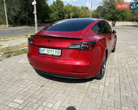 Красный Тесла Модель 3, объемом двигателя 0 л и пробегом 93 тыс. км за 21500 $, фото 2 на Automoto.ua