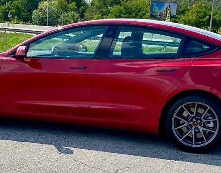 Червоний Тесла Модель 3, об'ємом двигуна 0 л та пробігом 50 тис. км за 22500 $, фото 6 на Automoto.ua