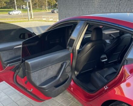 Тесла Модель 3 2022 у Луцьку на Automoto.ua Червоний Тесла Модель 3, об'ємом двигуна 0 л та пробігом 114 тис. км за 15350 $, фото 11 на Automoto.ua