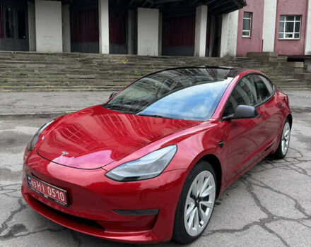 Тесла Модель 3 2022 в Днепре (Днепропетровске) на Automoto.ua Красный Тесла Модель 3, объемом двигателя 0 л и пробегом 131 тыс. км за 19500 $, фото 1 на Automoto.ua