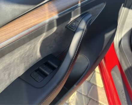 Красный Тесла Модель 3, объемом двигателя 0 л и пробегом 35 тыс. км за 22000 $, фото 19 на Automoto.ua