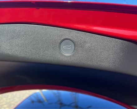 Красный Тесла Модель 3, объемом двигателя 0 л и пробегом 35 тыс. км за 22000 $, фото 21 на Automoto.ua