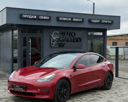 Красный Тесла Модель 3, объемом двигателя 0 л и пробегом 43 тыс. км за 19888 $, фото 1 на Automoto.ua