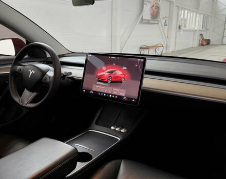 Красный Тесла Модель 3, объемом двигателя 0 л и пробегом 96 тыс. км за 18900 $, фото 14 на Automoto.ua