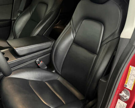 Красный Тесла Модель 3, объемом двигателя 0 л и пробегом 96 тыс. км за 18900 $, фото 18 на Automoto.ua