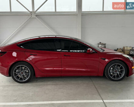 Красный Тесла Модель 3, объемом двигателя 0 л и пробегом 96 тыс. км за 18900 $, фото 4 на Automoto.ua