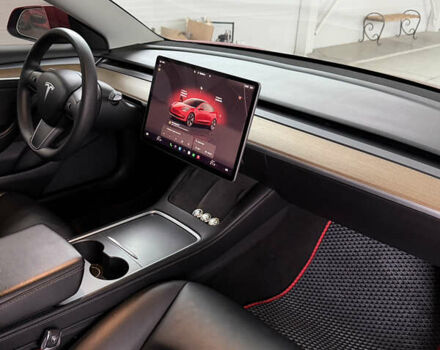 Красный Тесла Модель 3, объемом двигателя 0 л и пробегом 96 тыс. км за 18900 $, фото 15 на Automoto.ua