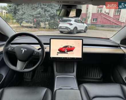 Тесла Модель 3 2022 в Днепре (Днепропетровске) на Automoto.ua Красный Тесла Модель 3, объемом двигателя 0 л и пробегом 131 тыс. км за 19500 $, фото 14 на Automoto.ua