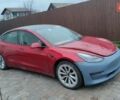 Красный Тесла Модель 3, объемом двигателя 0 л и пробегом 105 тыс. км за 15900 $, фото 1 на Automoto.ua