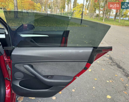 Червоний Тесла Модель 3, об'ємом двигуна 0 л та пробігом 108 тис. км за 19800 $, фото 19 на Automoto.ua