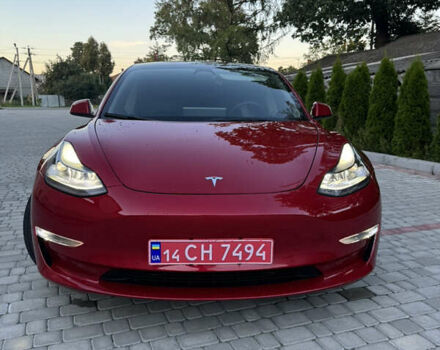 Красный Тесла Модель 3, объемом двигателя 0 л и пробегом 33 тыс. км за 21999 $, фото 2 на Automoto.ua