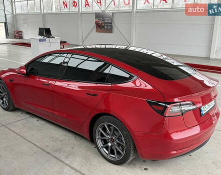 Красный Тесла Модель 3, объемом двигателя 0 л и пробегом 96 тыс. км за 18900 $, фото 8 на Automoto.ua