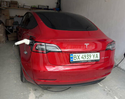 Красный Тесла Модель 3, объемом двигателя 0 л и пробегом 105 тыс. км за 22700 $, фото 1 на Automoto.ua