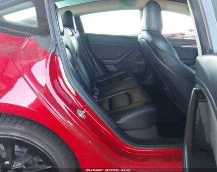 Красный Тесла Модель 3, объемом двигателя 0 л и пробегом 45 тыс. км за 14800 $, фото 7 на Automoto.ua