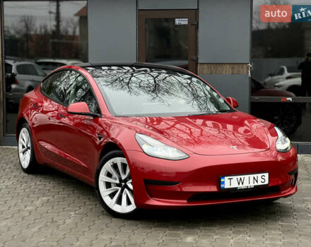 Красный Тесла Модель 3, объемом двигателя 0 л и пробегом 11 тыс. км за 25900 $, фото 2 на Automoto.ua