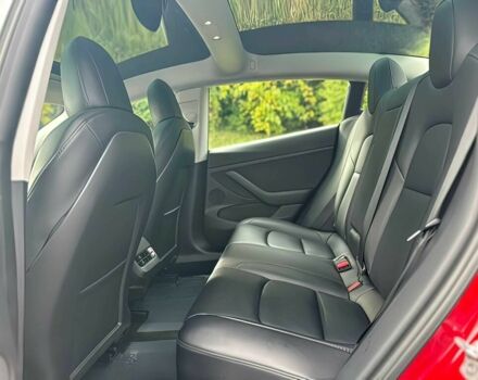 Красный Тесла Модель 3, объемом двигателя 0 л и пробегом 18 тыс. км за 11800 $, фото 11 на Automoto.ua