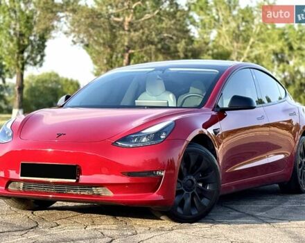 Красный Тесла Модель 3, объемом двигателя 0 л и пробегом 42 тыс. км за 21500 $, фото 2 на Automoto.ua