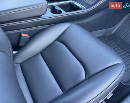 Красный Тесла Модель 3, объемом двигателя 0 л и пробегом 45 тыс. км за 19999 $, фото 28 на Automoto.ua