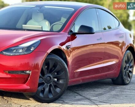 Красный Тесла Модель 3, объемом двигателя 0 л и пробегом 42 тыс. км за 21500 $, фото 1 на Automoto.ua