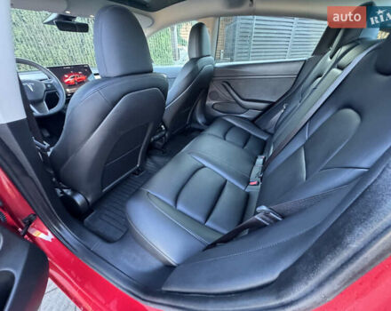 Красный Тесла Модель 3, объемом двигателя 0 л и пробегом 45 тыс. км за 19999 $, фото 40 на Automoto.ua