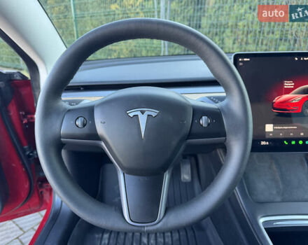 Красный Тесла Модель 3, объемом двигателя 0 л и пробегом 45 тыс. км за 19999 $, фото 49 на Automoto.ua