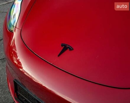 Красный Тесла Модель 3, объемом двигателя 0 л и пробегом 42 тыс. км за 21500 $, фото 12 на Automoto.ua