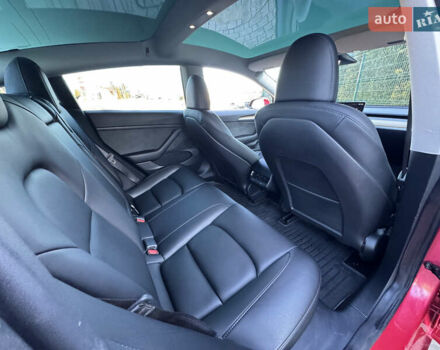 Красный Тесла Модель 3, объемом двигателя 0 л и пробегом 45 тыс. км за 19999 $, фото 34 на Automoto.ua