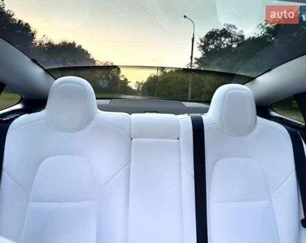 Красный Тесла Модель 3, объемом двигателя 0 л и пробегом 42 тыс. км за 21500 $, фото 36 на Automoto.ua