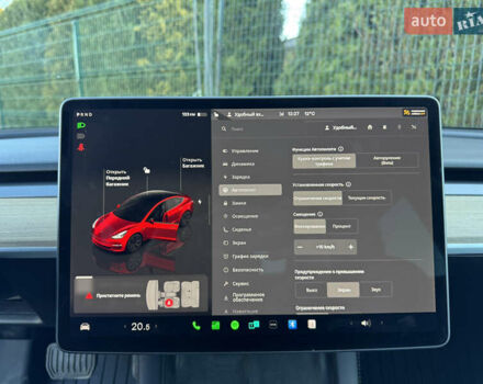 Красный Тесла Модель 3, объемом двигателя 0 л и пробегом 45 тыс. км за 19999 $, фото 52 на Automoto.ua